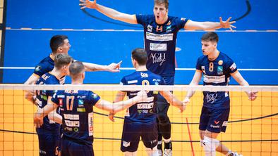 ACH Volley v domačem prvenstvu še naprej brez izgubljenega niza