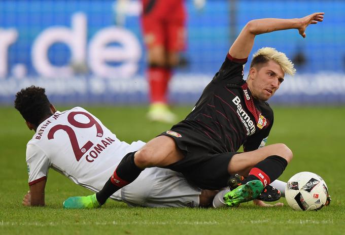 Kevin Kampl je vstopil v igro, ko je Bayer zaostajal z 0:2. Na koncu so lekarnarji v vročem sosedskem derbiju osvojili točko (2:2). | Foto: Getty Images