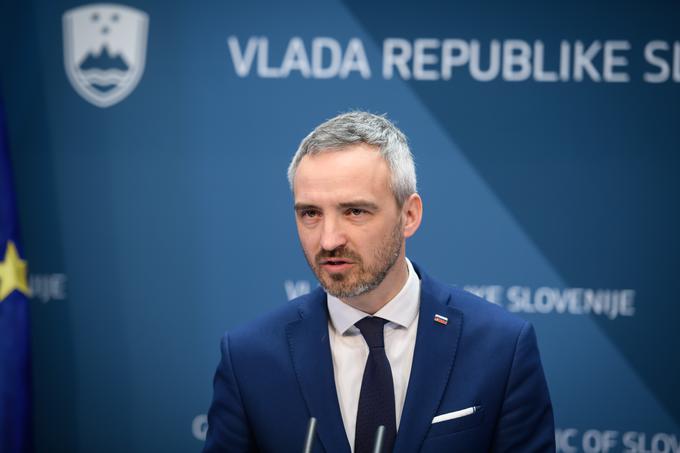 Kot je spomnila Jerkičeva, pravila ESS določajo, da so socialni partnerji neposredno vključeni v pripravo in sprejemanje predpisov s področja trga dela. Na fotografiji je minister za delo Janez Cigler Kralj, ki trenutno predseduje ESS. | Foto: STA ,