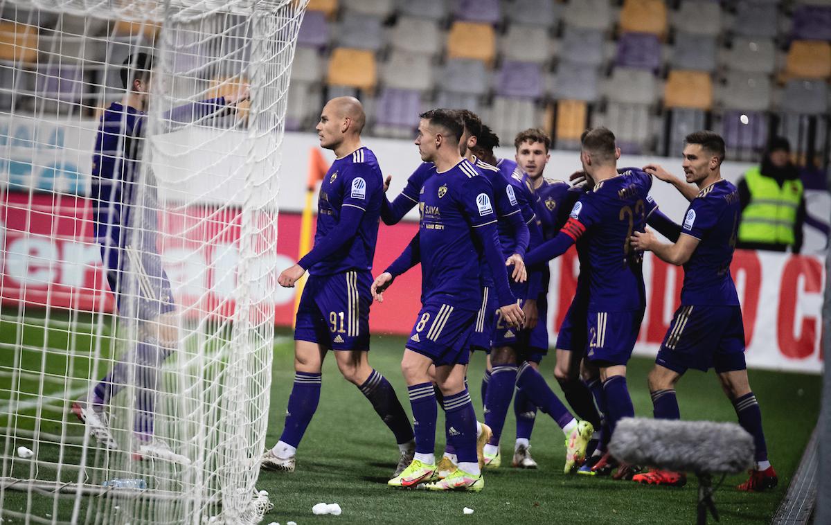 NK Maribor : NK Domžale, 1. SNL | Mariborčani so zadeli v sodnikovem podaljšku. | Foto Blaž Weindorfer/Sportida