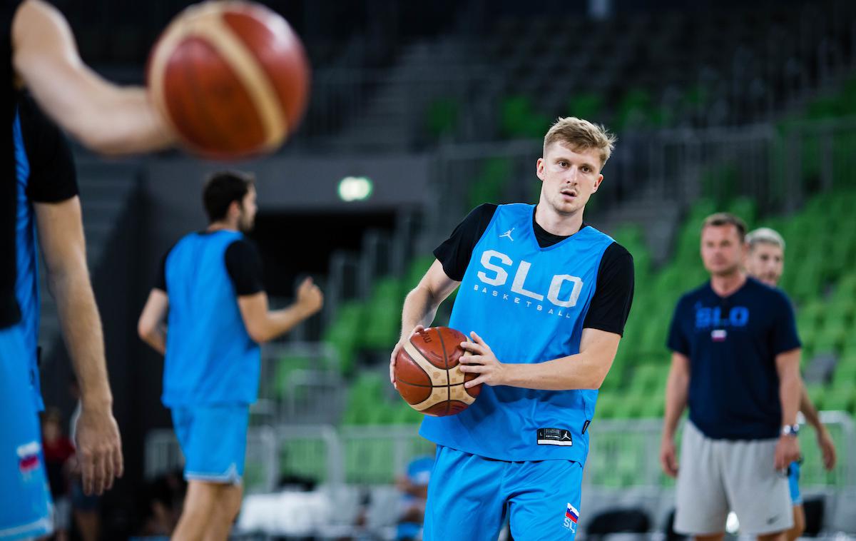 slovenska košarkarska reprezentanca trening, Luka Rupnik | Luka Rupnik, slovenski košarkar, ki trenutno brani barve francoskega kluba Poitiers Basket 86, se je poročil s svojo izbranko Uršo. | Foto Grega Valančič/Sportida