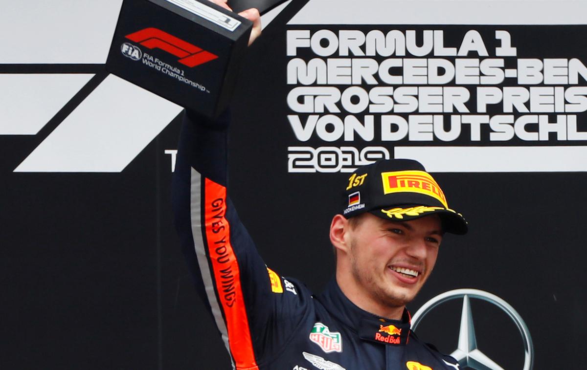 Max Verstappen | Max Verstappen ostaja zvest rdečim bikom. | Foto Reuters