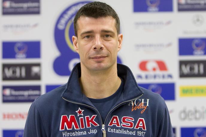 Dragan Kobiljski | V streljanju v Beogradu je umrla hči Dragana Kobiljskega, ki je pred dobrim desetletjem deloval v trenerskem štabu ACH Volleyja. | Foto Vid Ponikvar