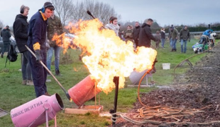 Tragedije ob uporabi pirotehnike: umrlo več ljudi, tudi 12-letni otrok