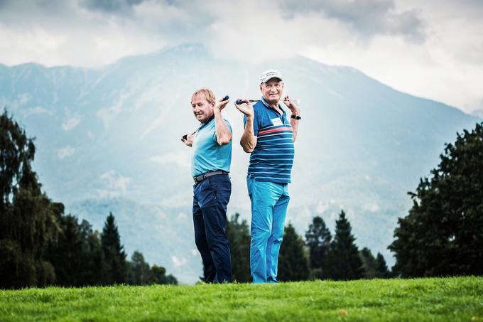 Na kraljevem golfskem igrišču na Bledu poziral s slovensko legendo smučanja Bojanom Križajem. Šlo je za prvi obračun za trofejo Križaj-Klammer Alpe Adria, za katero se je pomerilo 60 igralcev golfa, ki so bili razdeljeni v slovensko (Križajevo) in avstrijsko (Klammerjevo) ekipo. | Foto: Peter Podobnik/Sportida