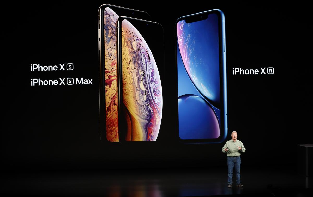 iPhone XS | Nove pametne telefone iPhone je tradicionalno predstavil podpredsednik marketinga pri Applu Phil Schiller. | Foto Reuters