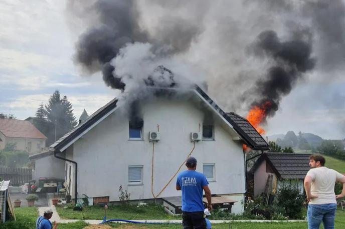 požar | Gasilci so požar pogasili in pogorišče pregledali s termokamero. | Foto STA