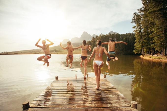 poletje kopanje zabava jezero prijatelji | Foto: 