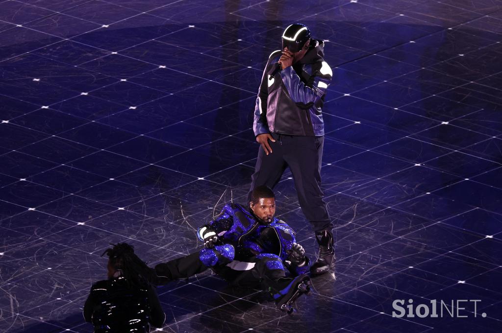 Usher, Super Bowl