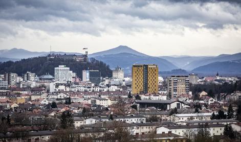 Gurs: Večji del populacije si tržnega nakupa nepremičnine ne more več privoščiti