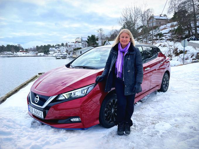 Maria Jansen z Norveške je postala lastnica jubiljnega 500-tisočega izdelanega nissana leafa. | Foto: Nissan