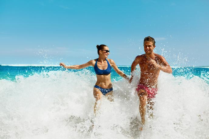 plaža, lepa postava | Zdaj bo zdravniška pomoč na podlagi veljavnega zdravstvenega zavarovanja brezplačno dostopna tudi v turističnih ambulantah. To bo veljalo tako za hrvaške državljane kot državljane drugih držav Evropske unije, ki imajo na podlagi predpisov EU pravico do pokritja stroškov zdravstvenih storitev v državah članicah. | Foto Shutterstock