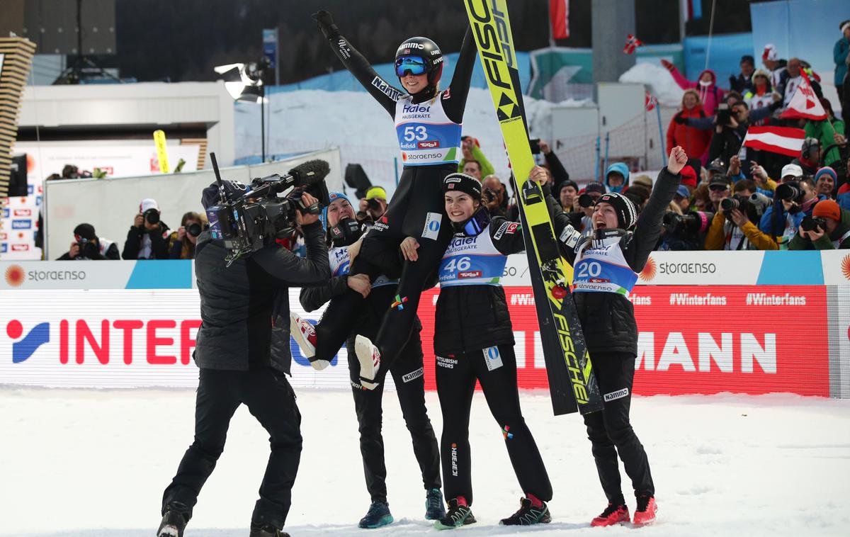 Maren Lundby | Maren Lundby je za pol točke ugnala Katharino Althaus in se razveselila naslova svetovne prvakinje. | Foto Reuters