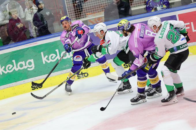 Ville Leskinen je dosegel hat-trick. Zadel je za 4:4 in vodstvo s 5:4. | Foto: Rene Krammer