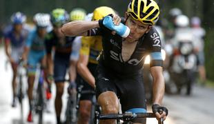 Geraint Thomas treščil v telefonski drog in zgrmel v prepad (video)