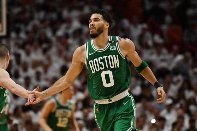 Jayson Tatum je k zmagi dodal 27 točk. | Foto: Reuters