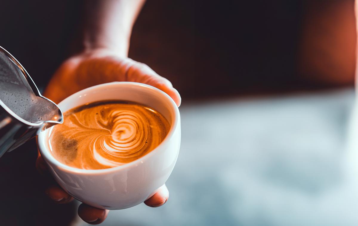 Kava, barista, latte | Foto Shutterstock