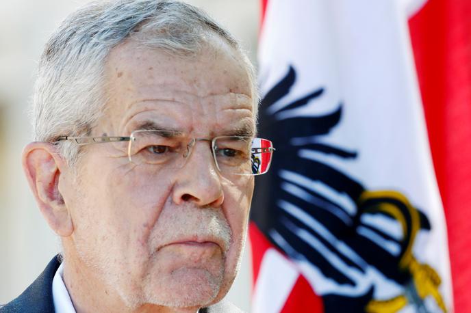 Alexander Van der Bellen | Avstrijski predsednik Alexander Van der Bellen je bil s soprogo v restavraciji, ko bi ta morala biti zaradi ukrepov za zajezitev novega koronavirusa že zaprta. | Foto Reuters