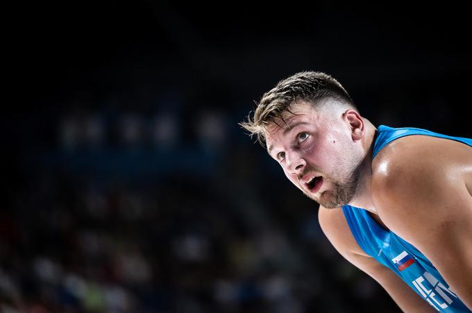 Luka Dončić je letošnje reprezentančno popotovanje končal s porazom proti Poljski v četrtfinalu evropskega prvenstva. | Foto: Vid Ponikvar