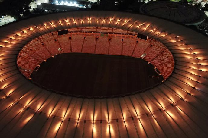 Pele Maracana | Maracano so v spomin na Peleja odeli v prav posebno barvo. | Foto Reuters