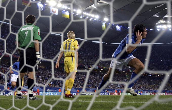 Italija je v četrtfinalu zlahka, s 3:0, odpravila Ukrajino, z dvema zadetkoma je zablestel visoki napadalec Luca Toni. | Foto: Guliverimage/Getty Images