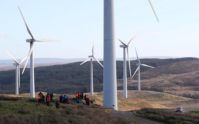 Pokrajina na reliju v Walesu. | Foto: Reuters