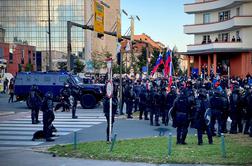 Spet blokada mesta, policija vklenila več ljudi #video #foto