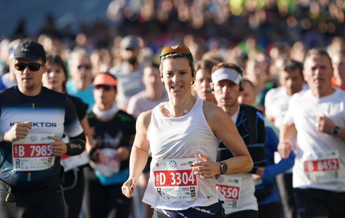 Ljubljanski maraton 2023 | Slabih 12 tisoč tekačic in tekačev je v nedeljo teklo na Ljubljanskem maratonu. | Foto www.alesfevzer.com