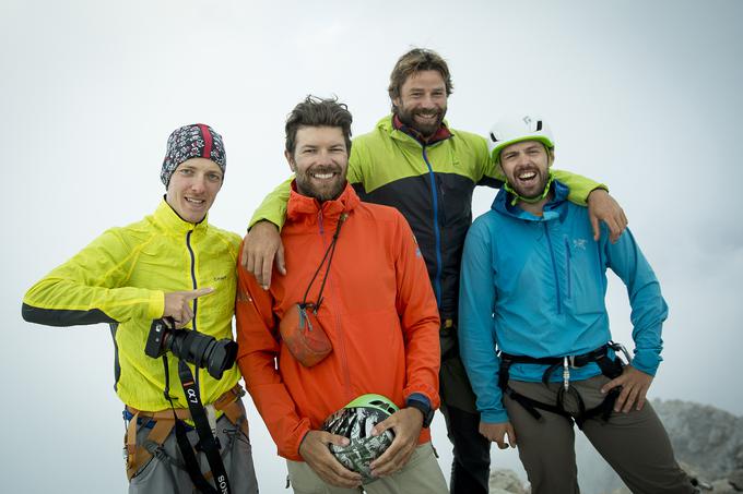 V času našega obiska Kredarice je bilo tam kar pet slovenskih gorskih vodnikov, tudi Matevž Vukotić iz agencije Altitude activities, Rok Zalokar iz agencije Vertical adventures Slovenija, naš sogovornik Mitja Šorn in Igor Kremser. | Foto: Ana Kovač