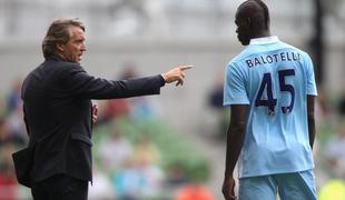 Incident: Balotelli in Mancini na robu pretepa