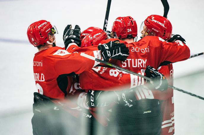 Jesenice | Hokejisti HDD Sij Acroni Jesenice so na prvi četrtfinalni tekmi z 8:1 premagali Blejce.  | Foto Matic Ritonja/Sportida