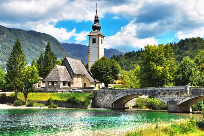 Tudi obisk Bohinja je lahko okolju prijazen, saj sta občina Bohinj in Turizem Bohinj – Zavod za pospeševanje turizma vzpostavila učinkovit sistem trajnostne mobilnosti, tako da bomo svoj avtomobil zlahka pustili na parkiriščih zunaj turistično obleganih točk. | Foto: Getty Images