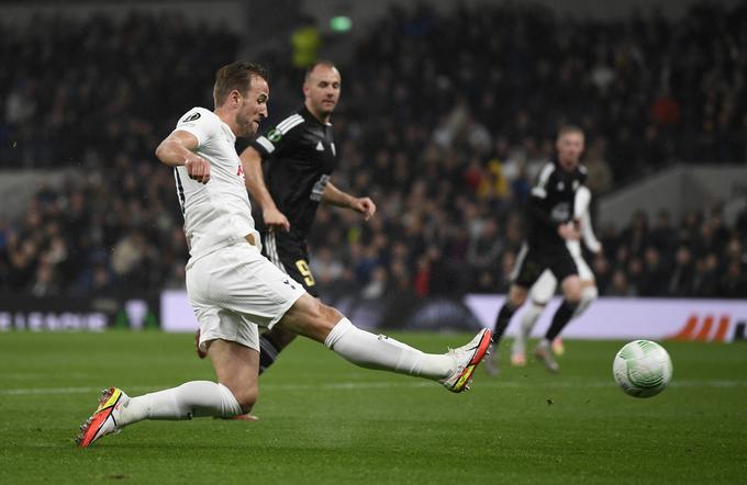 Harry Kane je na prvi tekmi dosegel tri zadetke. | Foto: Reuters