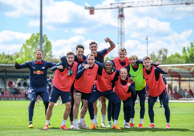 Kevin Kampl si to sezono v Leipzigu deli slačilnico z mladim zvezdnikom Slovenije Benjaminom Šeškom. | Foto: Guliverimage