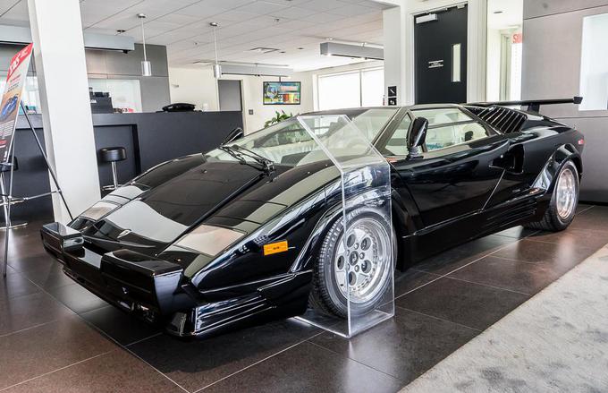 Kanadski prodajalec želi zanj 522 tisoč evrov. | Foto: Lamborghini Montreal