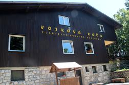 Vojkova koča na Nanosu (1240 m)