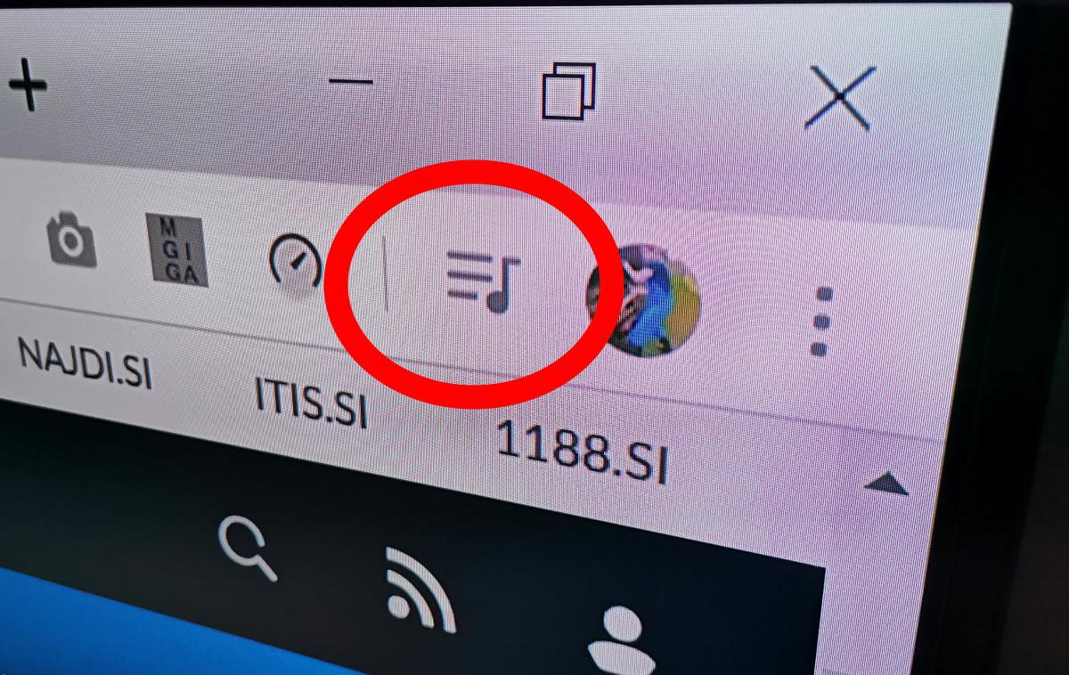 Chrome | Ta gumb se v brskalniku Chrome pojavi samo ob predvajanju zvoka in še takrat je precej neopazen, zato je povsem mogoče, da kdo sploh ne bo vedel za njegov obstoj.  | Foto Matic Tomšič