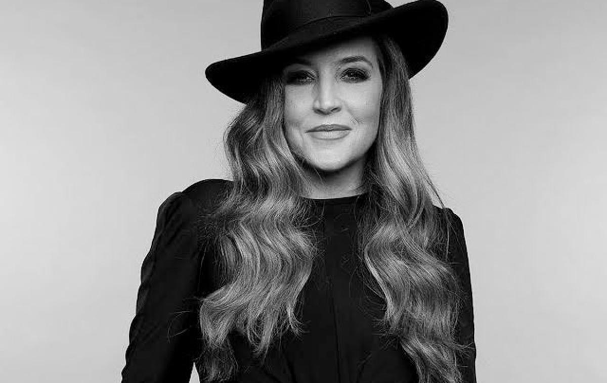 Lisa Marie Presley | Spomini opisujejo odraščanje na posestvu Graceland v Tennesseeju s slavnim očetom in skoraj podobno slavno mamo Priscillo Presley. | Foto STA