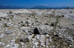 Jezero, močno priljubljeno tudi med Slovenci, je popolnoma neprepoznavno #video