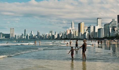 Z nepremišljeno gradnjo ljudi preganjajo s priljubljene plaže