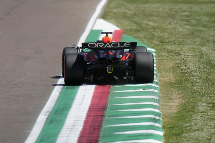 Imola Max Verstappen Red Bull | Max Verstappen je tudi v Imoli dosegel "pole position", njegov sedmi letos in že 39. v karieri dirkača formule 1. | Foto Reuters