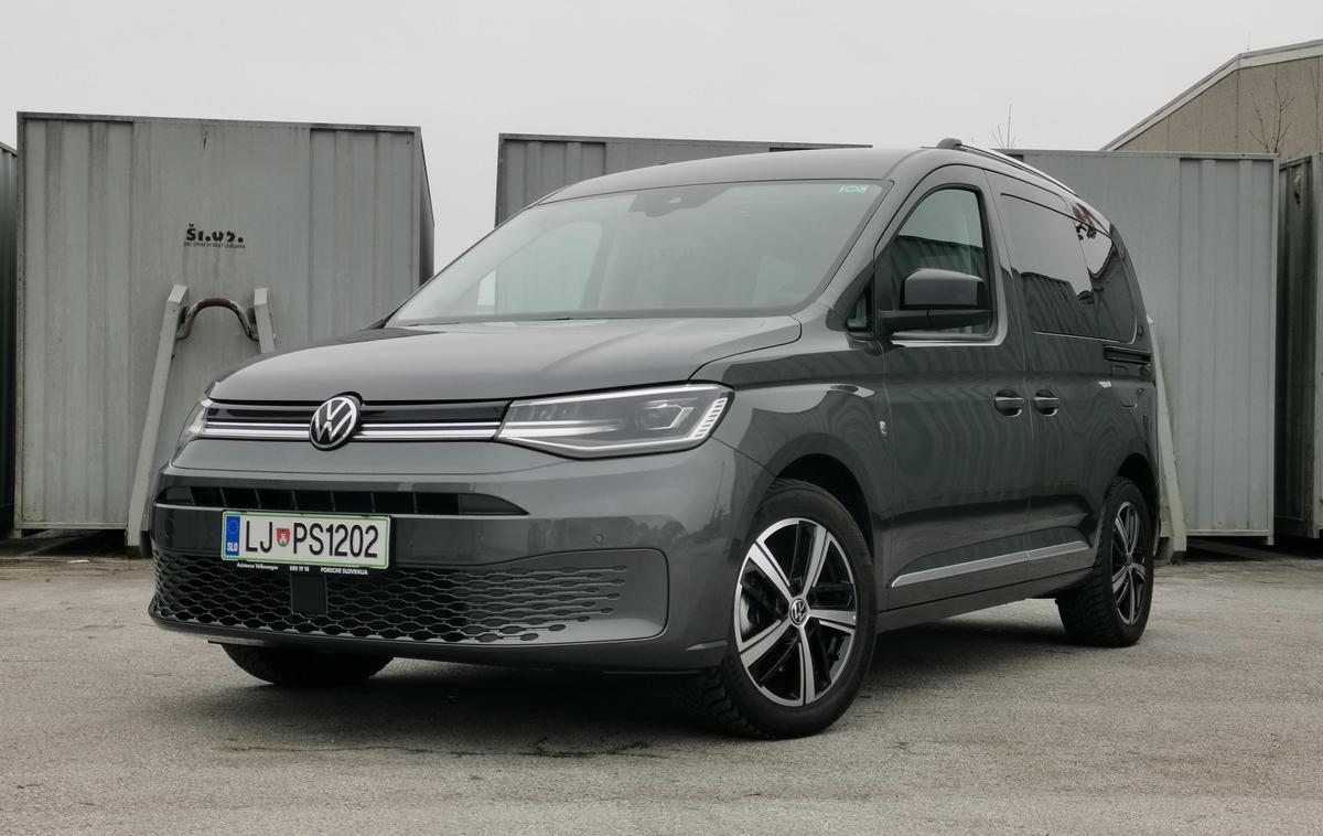 Volkswagen caddy | Caddy se je preselil na moderno arhitekturo, zato je vožnja bistveno bolj udobna in bistveno manj kombijevska kot prej. | Foto Gašper Pirman