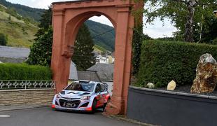 Hyundai v devetih nebesih: Neuville do prve zmage v reliju za SP