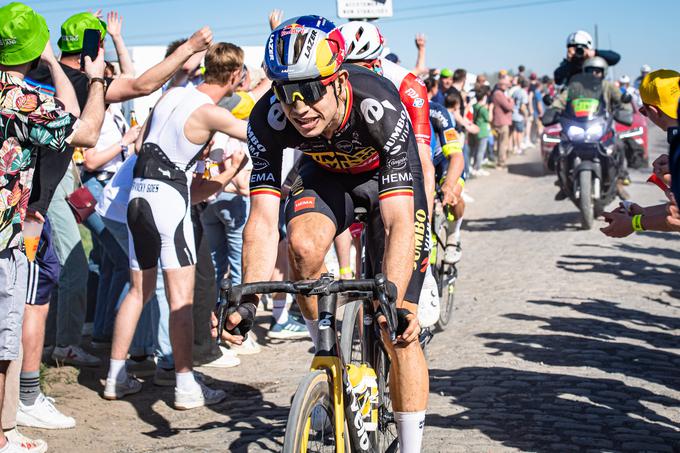 Wout van Aert spet sodi med favorite. | Foto: Guliverimage/Vladimir Fedorenko