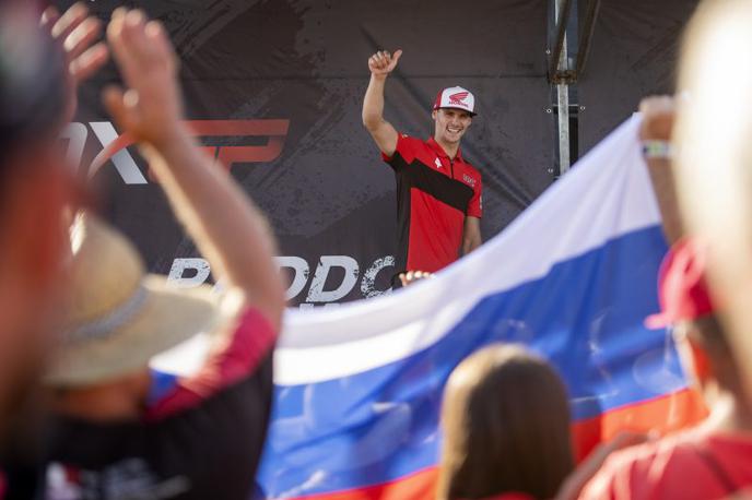 Loket Tim Gajser Honda | Tim Gajser bo tudi letos v Loketu nekaj časa namenil za podpise in fotografije z navijači. | Foto Honda Racing/ShotbyBavo