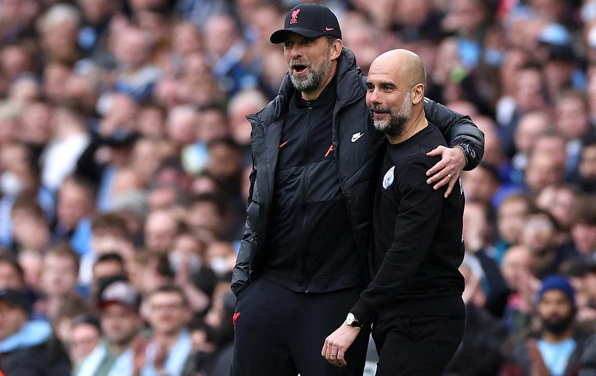 Jürgen Klopp, Pep Guardiola | Jürgen Klopp je v uvodnem dejanju sezone 2022/23 premagal Pepa Guardiolo in z Liverpoolom osvojil superpokalno lovoriko. | Foto Reuters