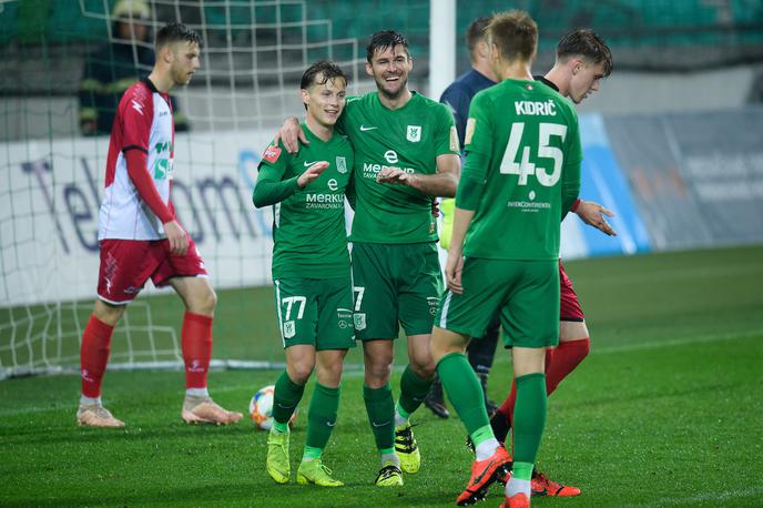 NK Olimpija NK Aluminij | Olimpija je na krilih dvakratnih strelcev Stefana Savića in Roka Kronavetra nadigrala oslabljeni Aluminij. | Foto Morgan Kristan/Sportida