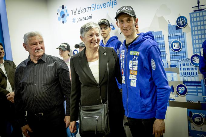 Zakonca Blaž in Marinko Mošnik ter Peter Prevc. Trije zmagovalci. | Foto: Ana Kovač