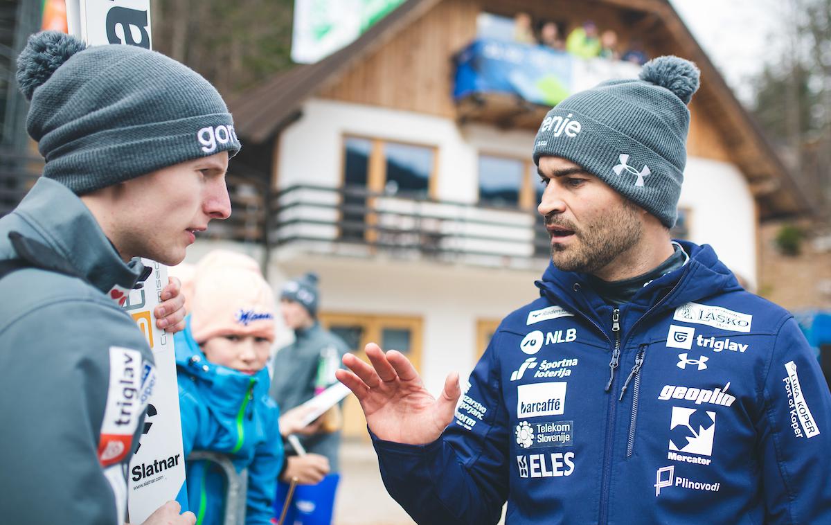 Robert Hrgota Lovro Kos | Glavni trener Robert Hrgota v pogovoru z Lovrom Kosom. | Foto Grega Valančič/Sportida