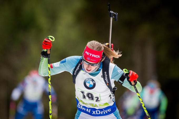 Anja Eržen bo v Hochfilznu nastopila tudi v štafeti, kar je v sezoni redkost. Kos je njej in Gregorinovi priskrbel pomoč Urške Poje in Polone Klemenčič.  | Foto: Urban Urbanc/Sportida